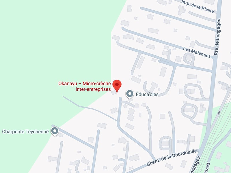 Carte montrant l'emplacement de l'Okanayu – Micro-crèche inter-entreprises, près de Charpente Teychenné et d'Éduca'cles. Noms de rues visibles : Rte de Longages, Imp. de la Plaine, Les Matéoues, Chem. de la Dourdouille.